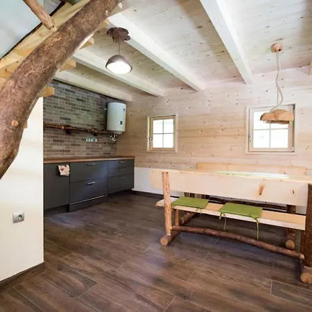 בית נופש Spacious Perfect For Families In The Julian Alps, Slovenia